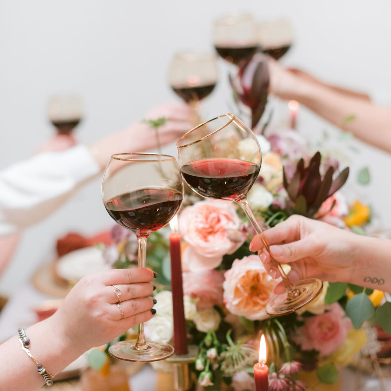 Siren White Wine Goblets – Oro with Gold Rim (Set of 4)