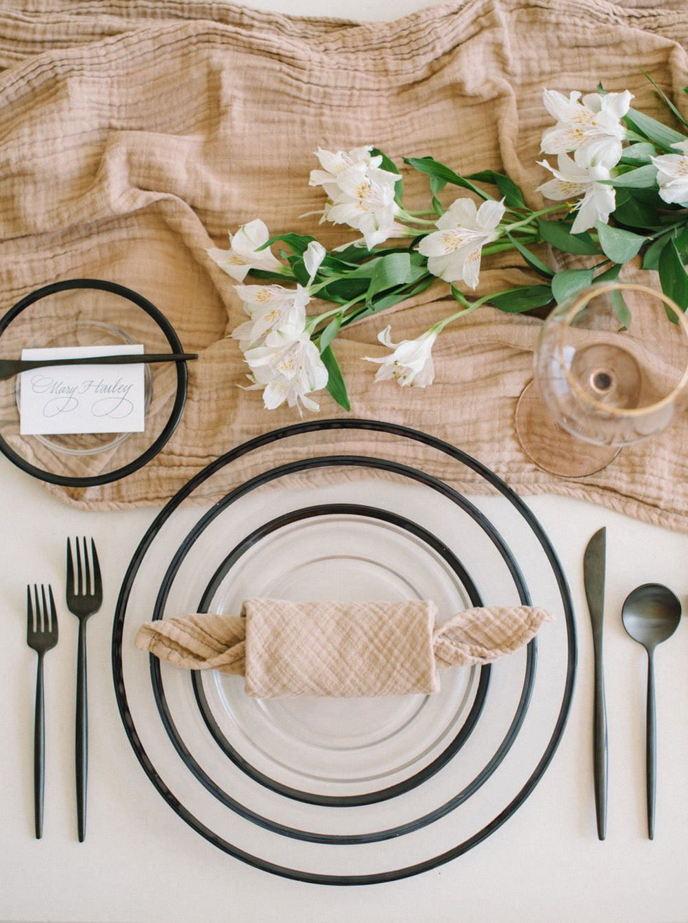 SIREN DINNERWARE // CLEAR + BLACK