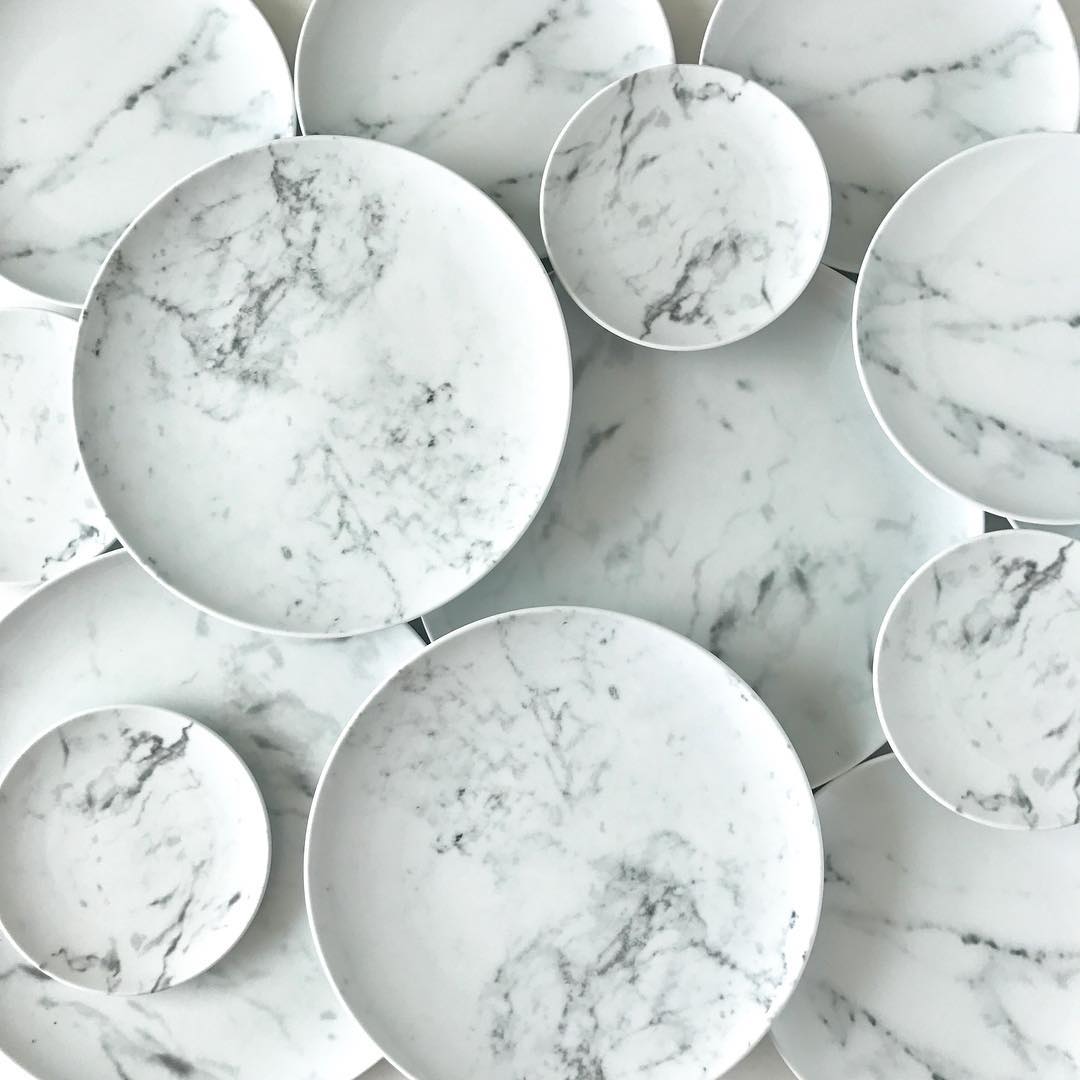 MARBLED DINNERWARE // RENTAL RESALE