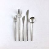 LUNA FLATWARE // 5 PIECE SET