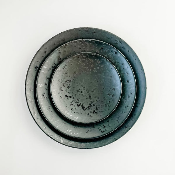 Reactive Dinnerware Black