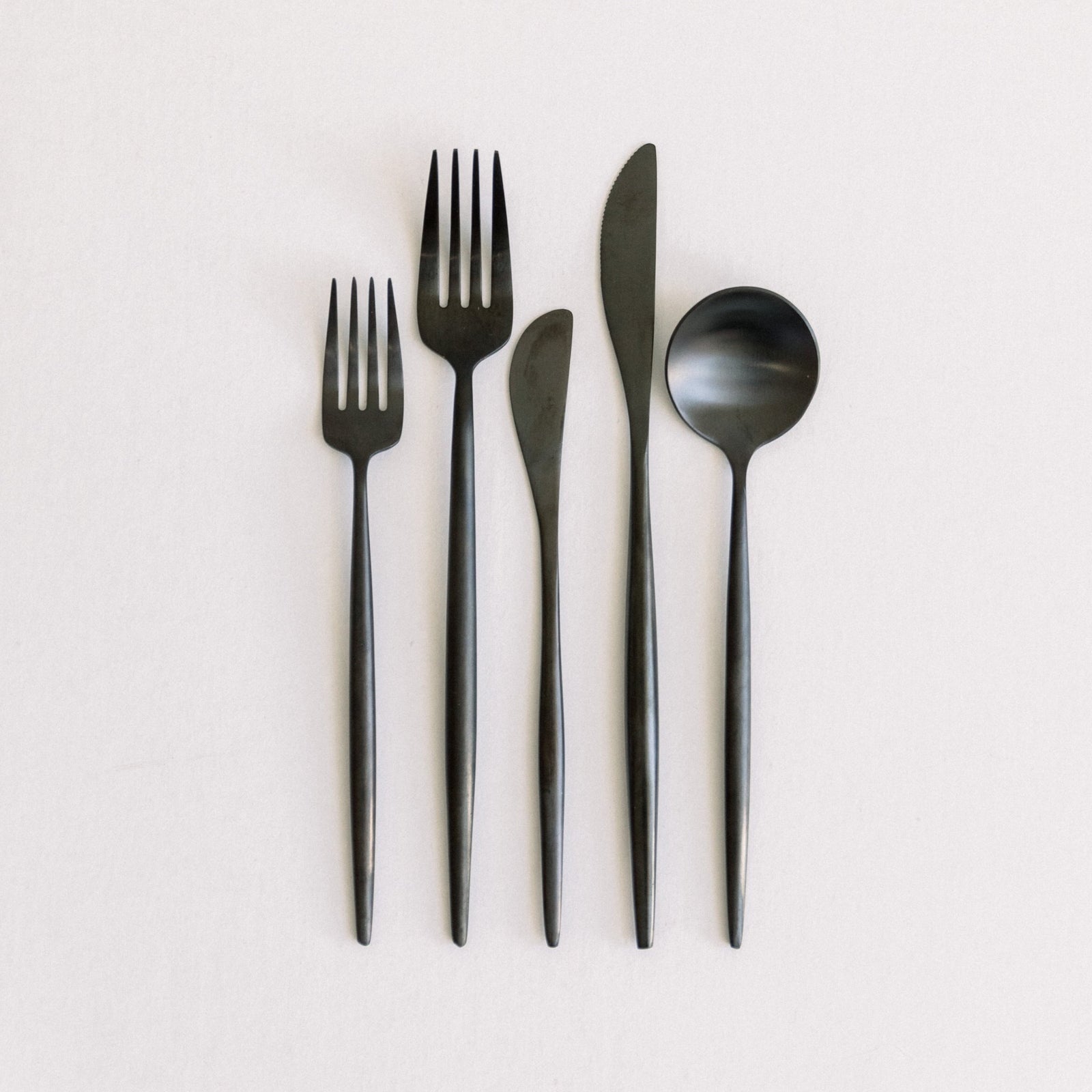 LUNA FLATWARE // 5 PIECE SET IN MATTE BLACK